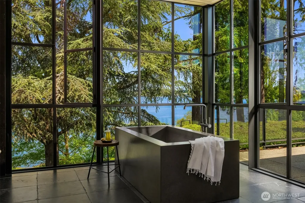 Bellevue WA 98004