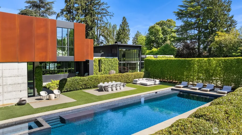Bellevue WA 98004