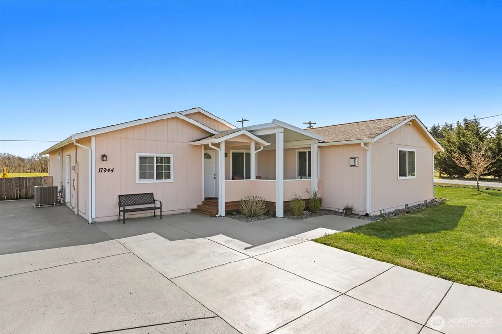 17944 Camus Drive SW Rochester WA 98579