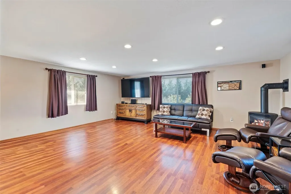 17944 Camus Drive SW Rochester WA 98579