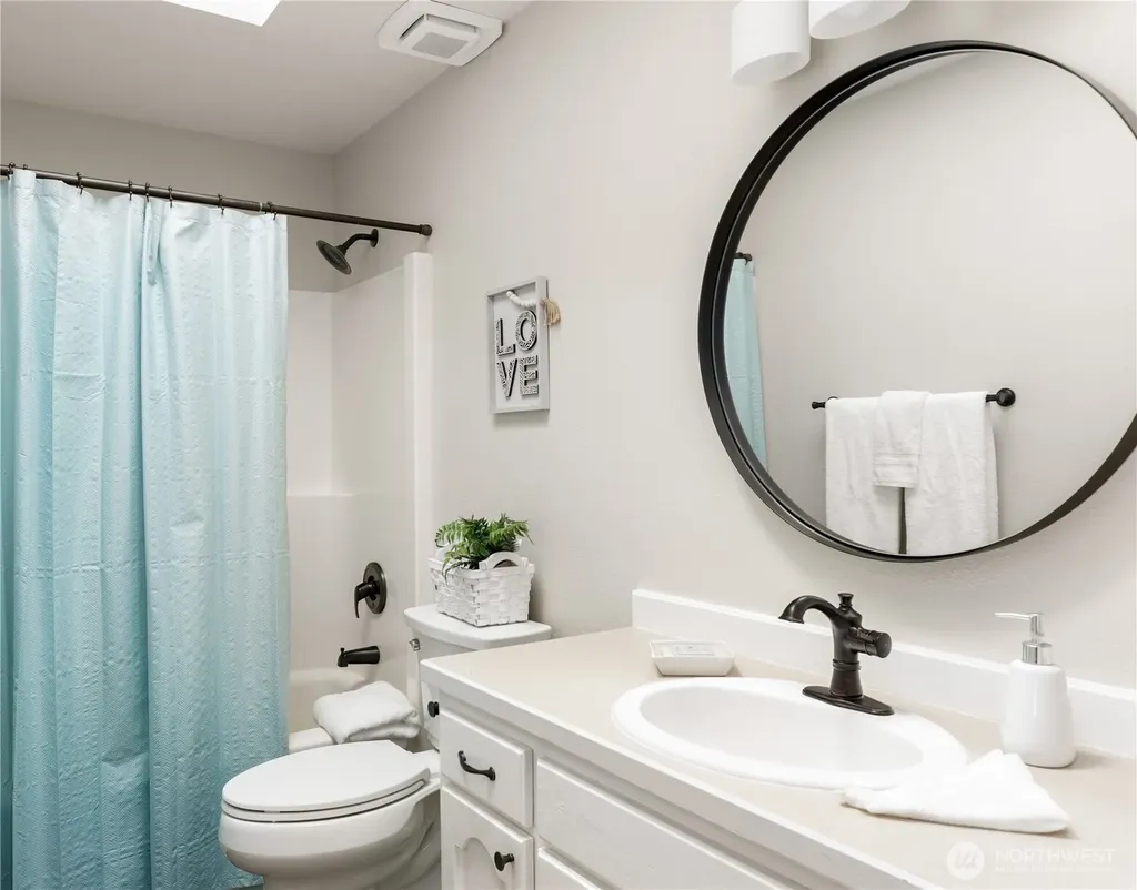 4114 Kingsway Anacortes WA 98221