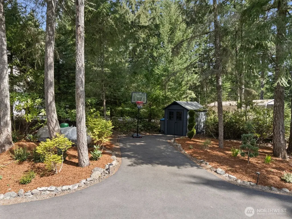 5623 NW Millglade Lane Bremerton WA 98312