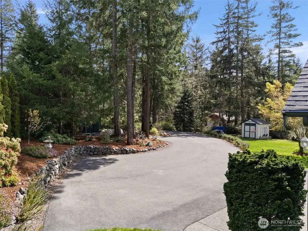 5623 NW Millglade Lane Bremerton WA 98312