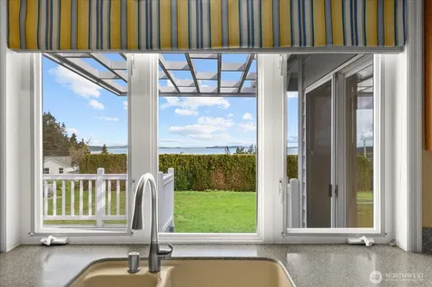 30 Chatham Place Camano Island WA 98282