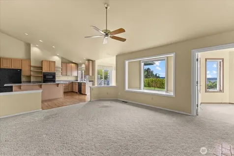 30 Chatham Place Camano Island WA 98282