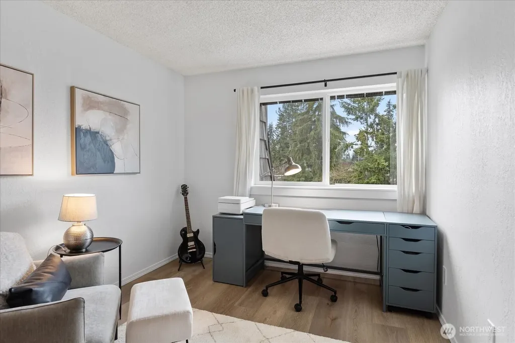 21615 80th Avenue W Edmonds WA 98026