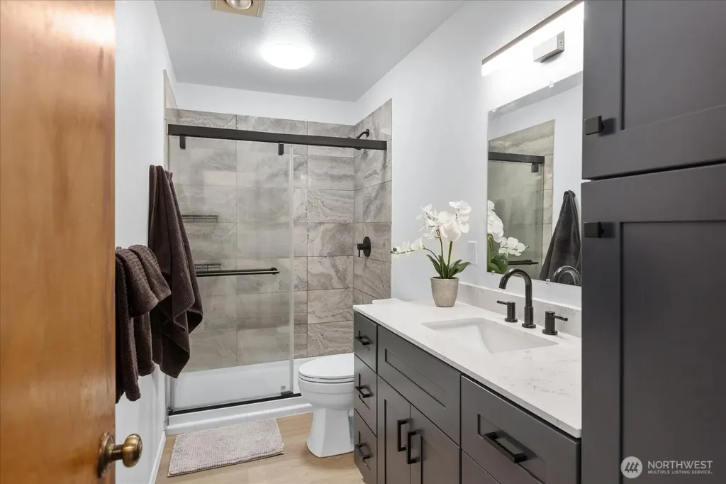 21615 80th Avenue W Edmonds WA 98026