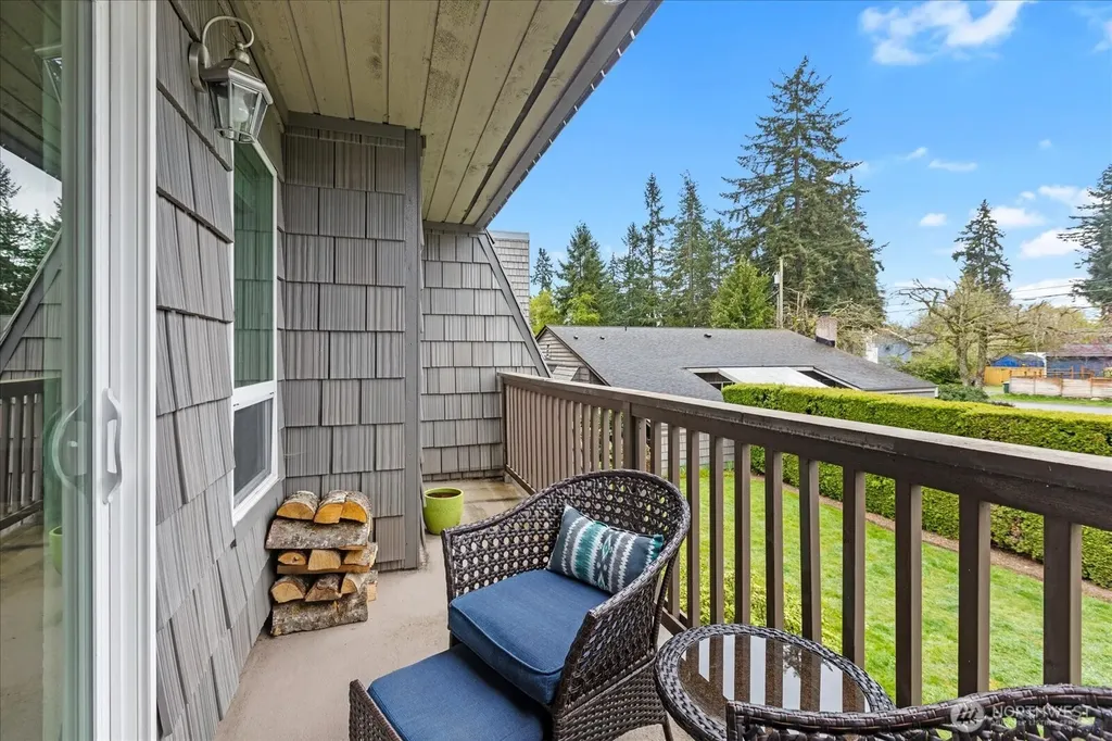 21615 80th Avenue W Edmonds WA 98026