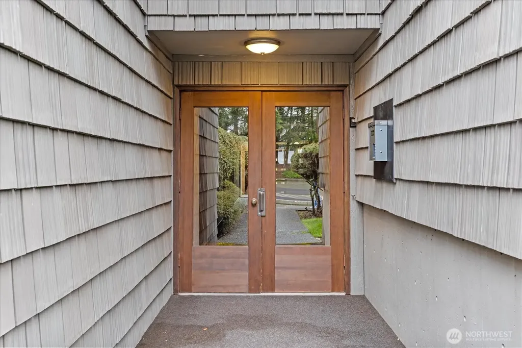 21615 80th Avenue W Edmonds WA 98026