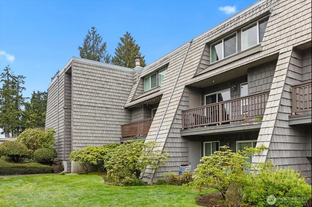 21615 80th Avenue W Edmonds WA 98026