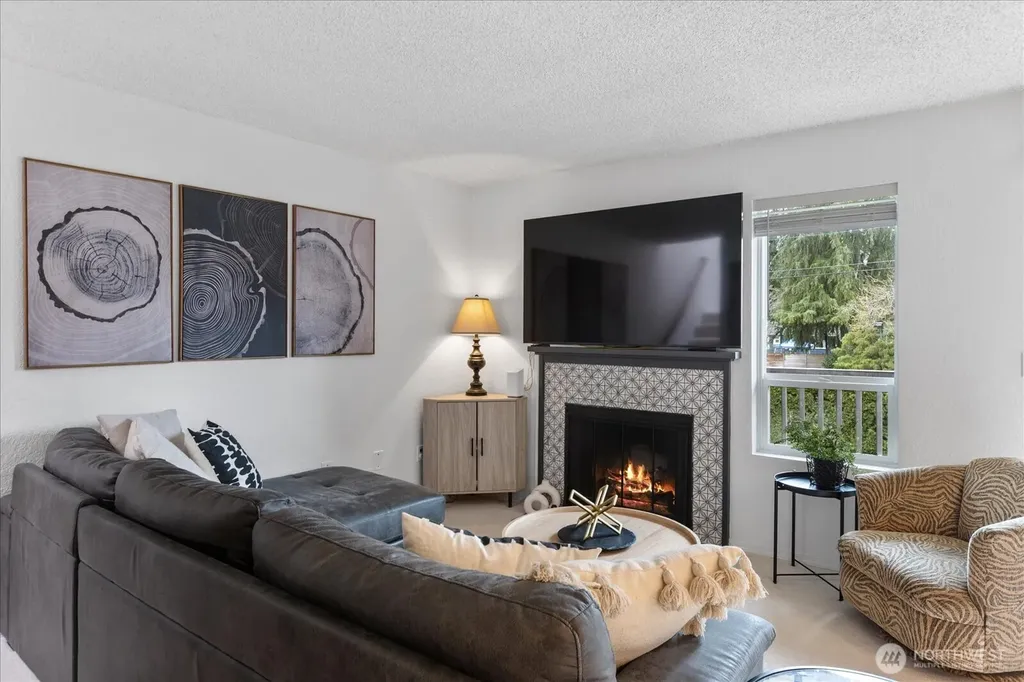 21615 80th Avenue W Edmonds WA 98026