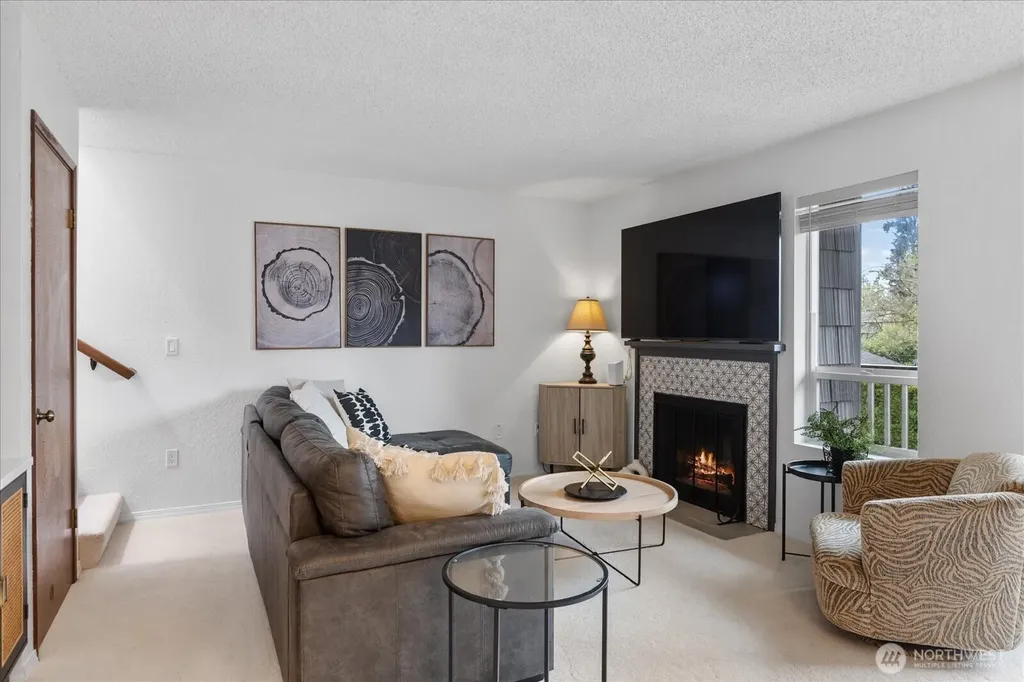 21615 80th Avenue W Edmonds WA 98026