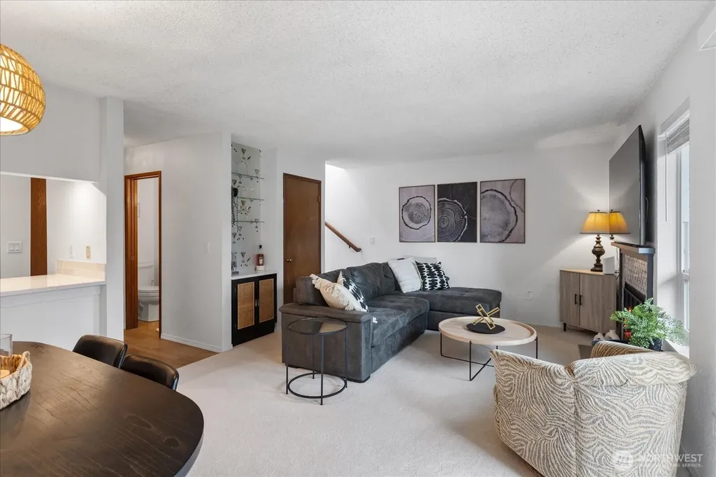 21615 80th Avenue W Edmonds WA 98026