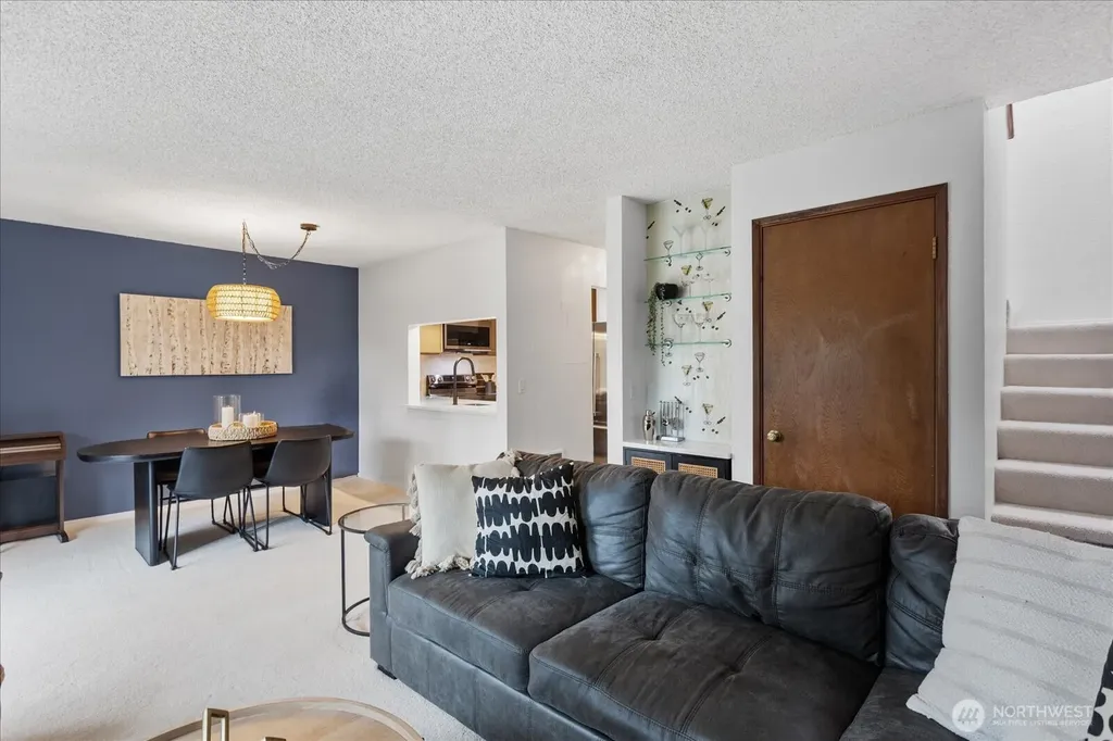 21615 80th Avenue W Edmonds WA 98026