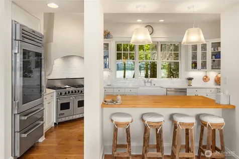 13401 Manzanita Road NE Bainbridge Island WA 98110