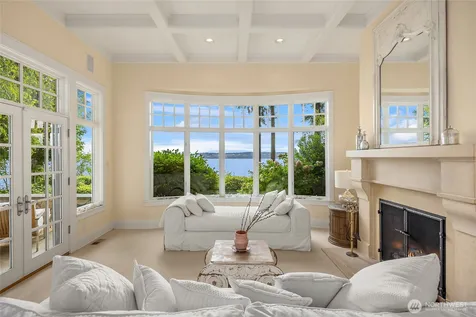 13401 Manzanita Road NE Bainbridge Island WA 98110