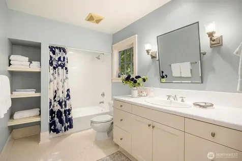 13401 Manzanita Road NE Bainbridge Island WA 98110