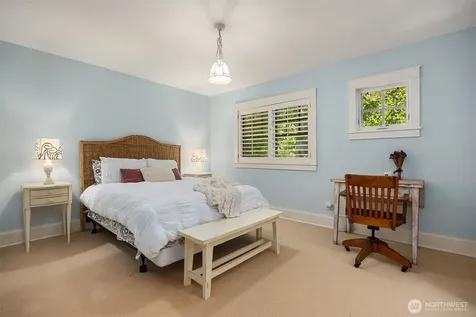 13401 Manzanita Road NE Bainbridge Island WA 98110