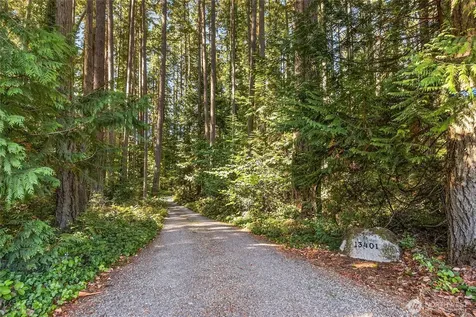 13401 Manzanita Road NE Bainbridge Island WA 98110