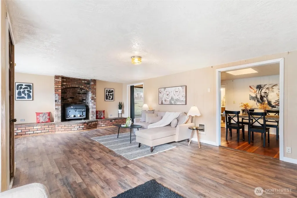 102 W Poplar Street Shelton WA 98584