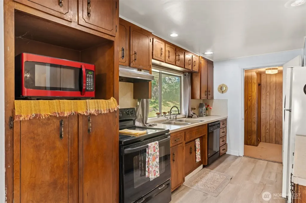 102 W Poplar Street Shelton WA 98584