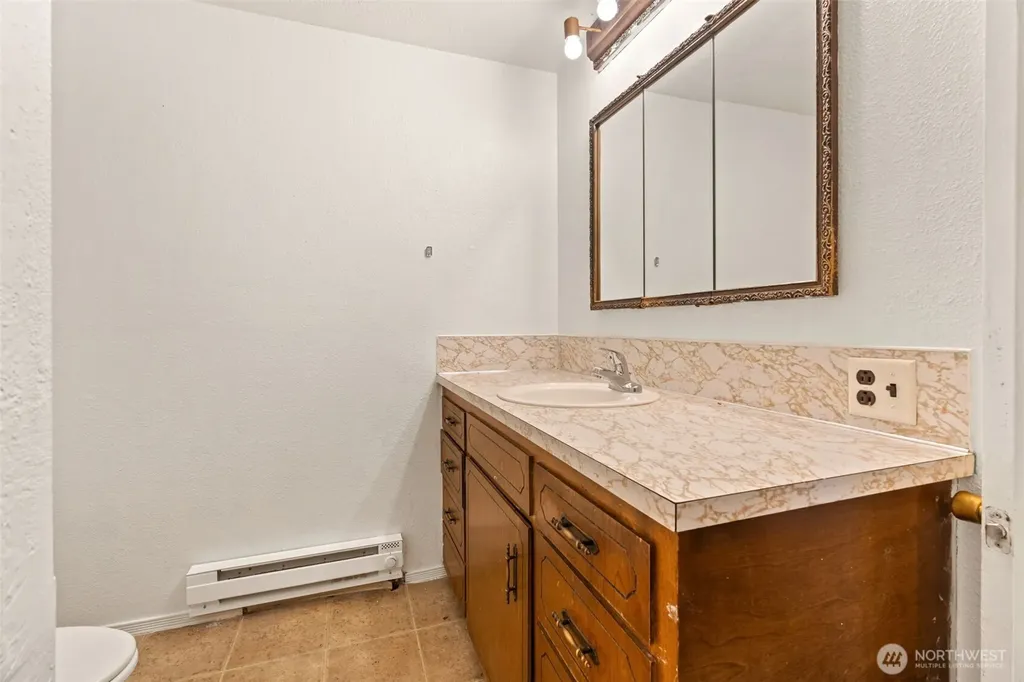 102 W Poplar Street Shelton WA 98584
