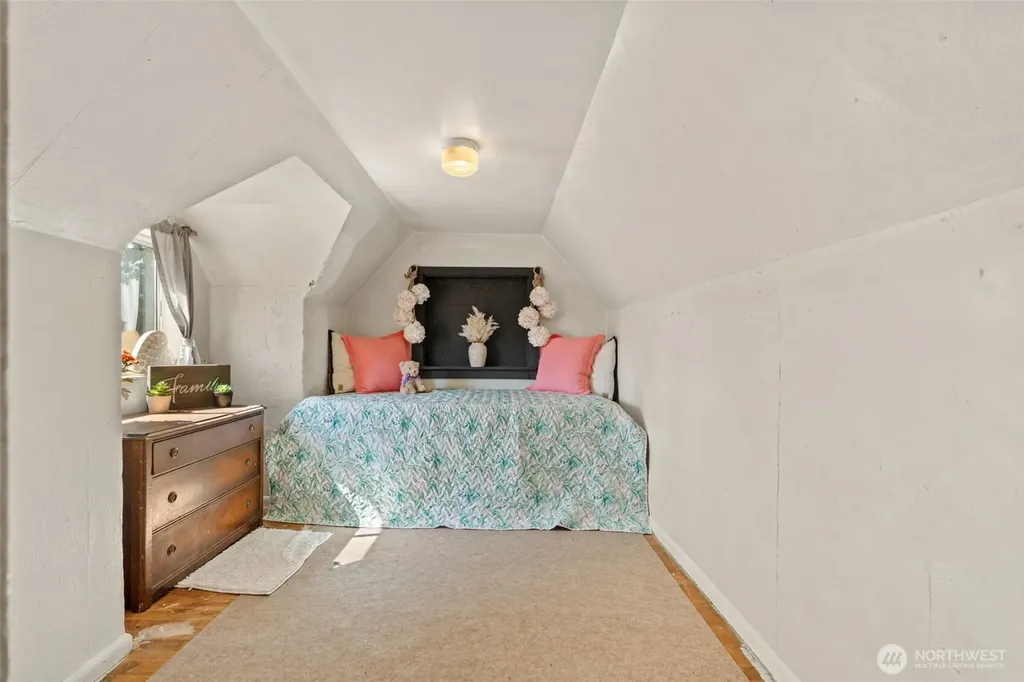 102 W Poplar Street Shelton WA 98584