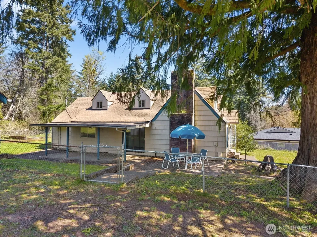 102 W Poplar Street Shelton WA 98584