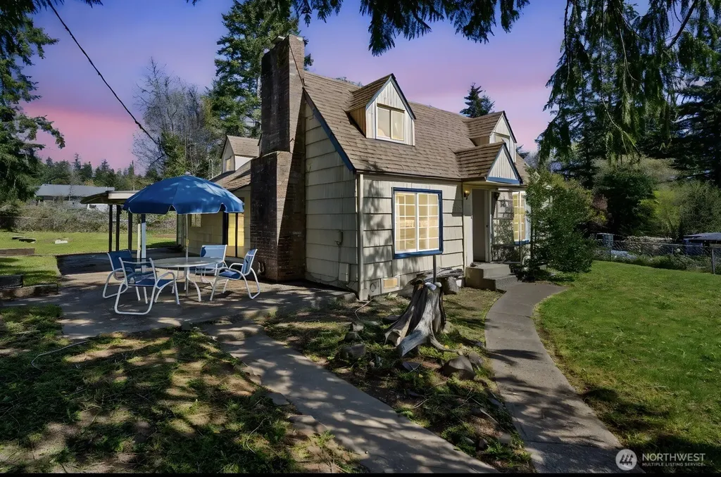 102 W Poplar Street Shelton WA 98584