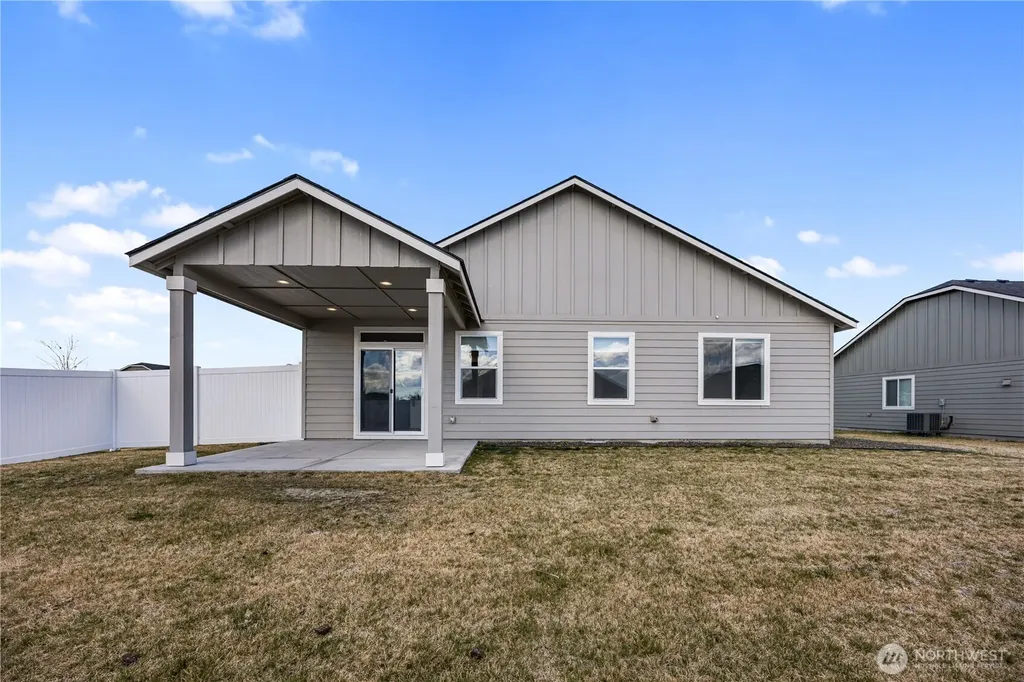 4241 W Wood Court Moses Lake WA 98837