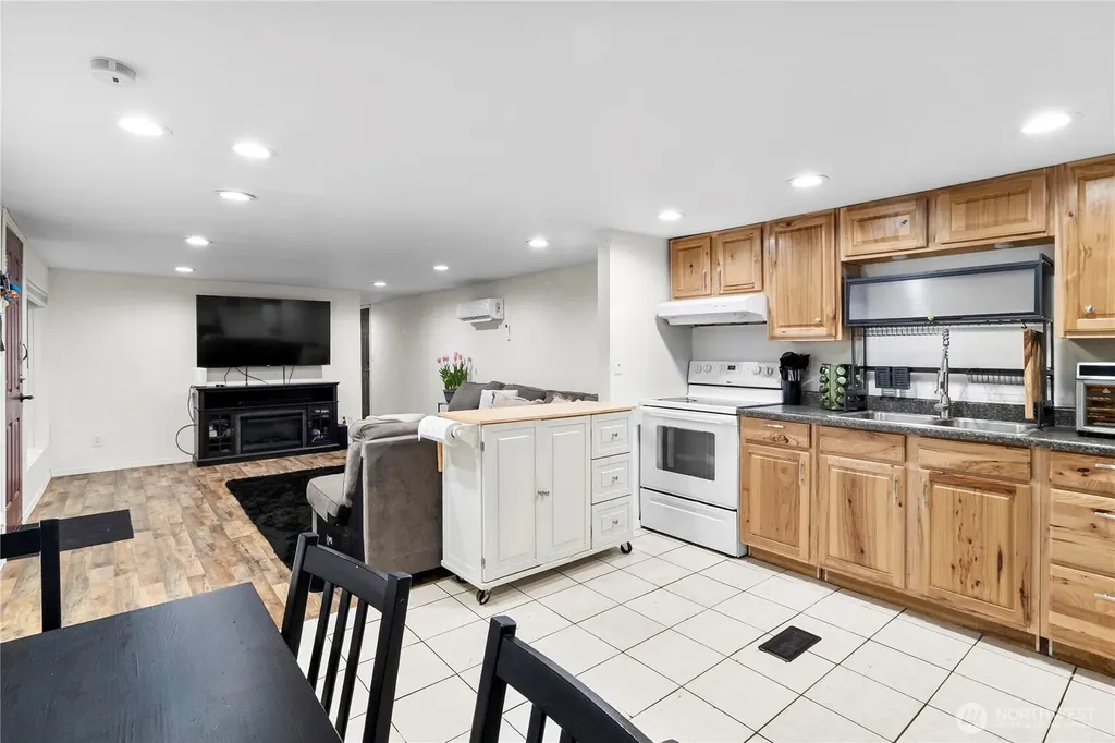 4621 East Street Blaine WA 98230