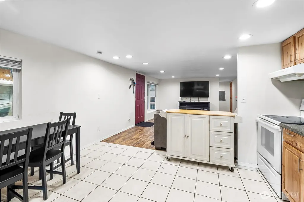 4621 East Street Blaine WA 98230
