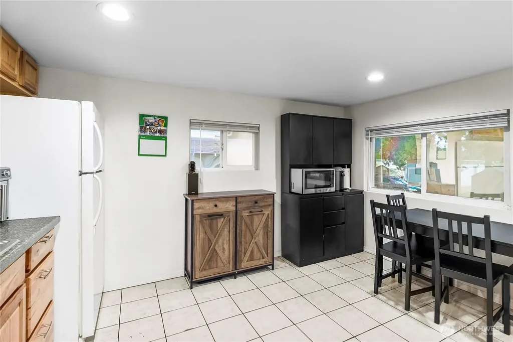 4621 East Street Blaine WA 98230