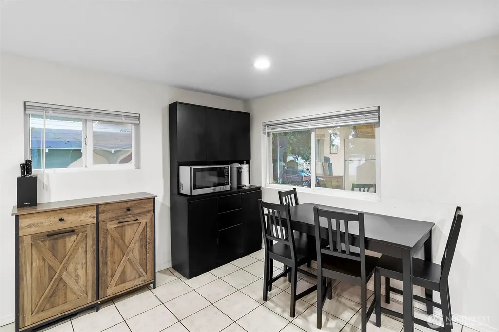 4621 East Street Blaine WA 98230