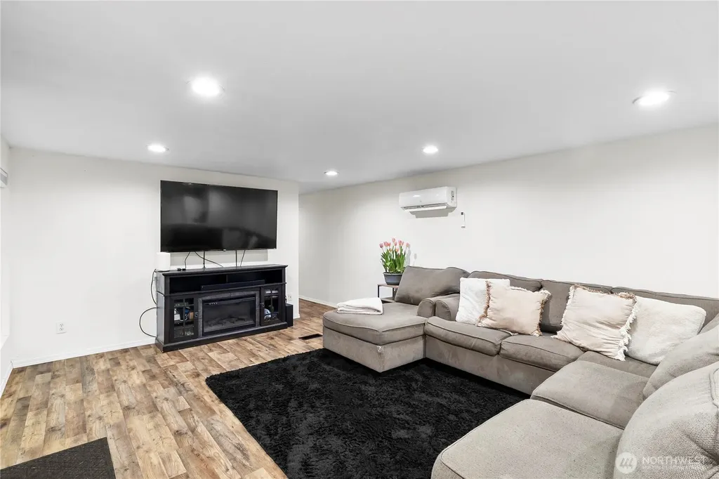 4621 East Street Blaine WA 98230