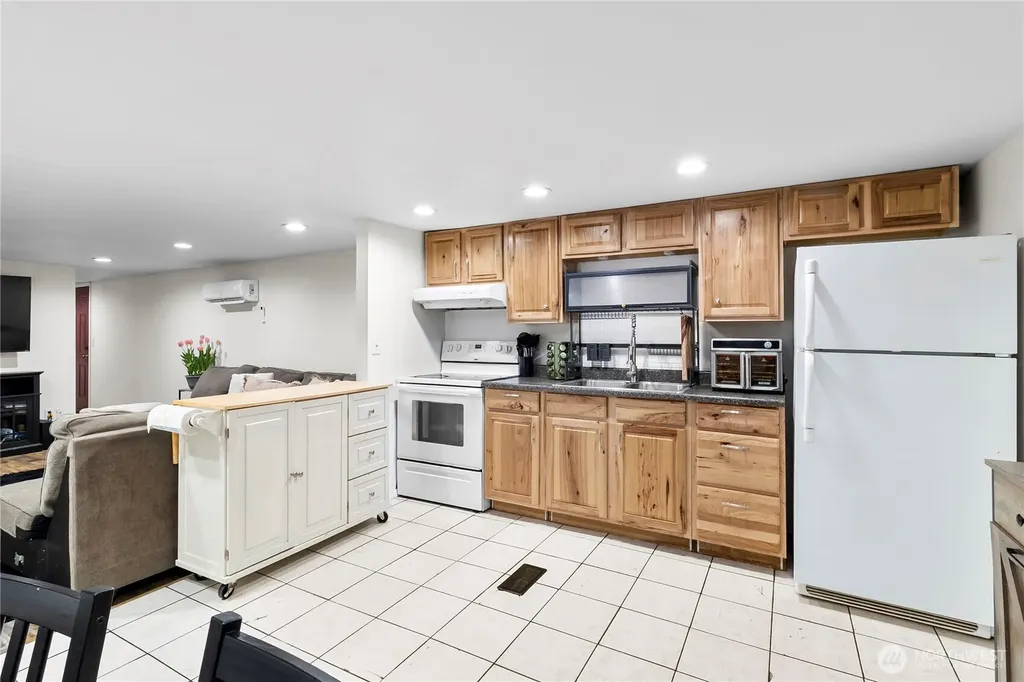 4621 East Street Blaine WA 98230