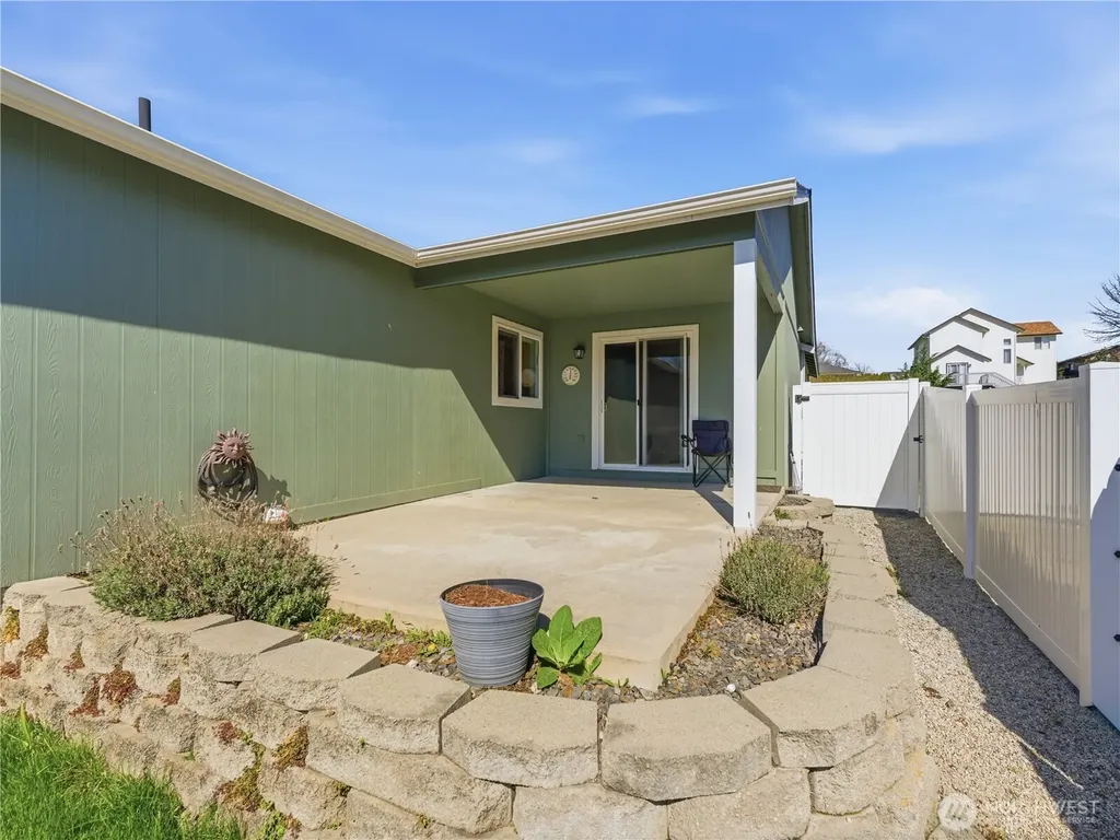 657 S Lawler Avenue East Wenatchee WA 98802
