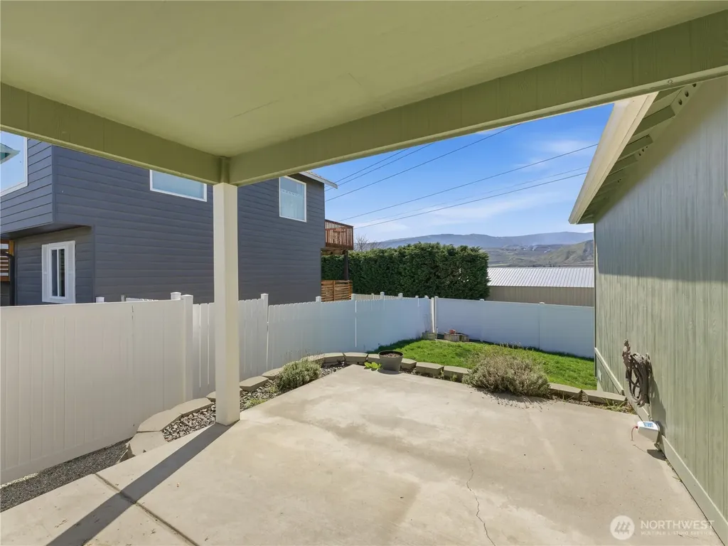 657 S Lawler Avenue East Wenatchee WA 98802