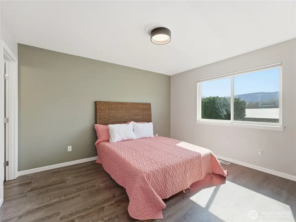 657 S Lawler Avenue East Wenatchee WA 98802