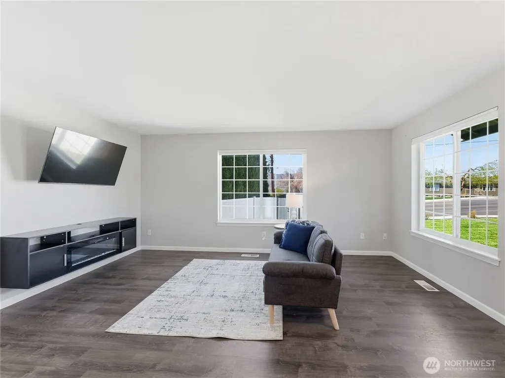 657 S Lawler Avenue East Wenatchee WA 98802