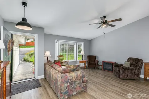 8618 74th Drive NE Marysville WA 98270