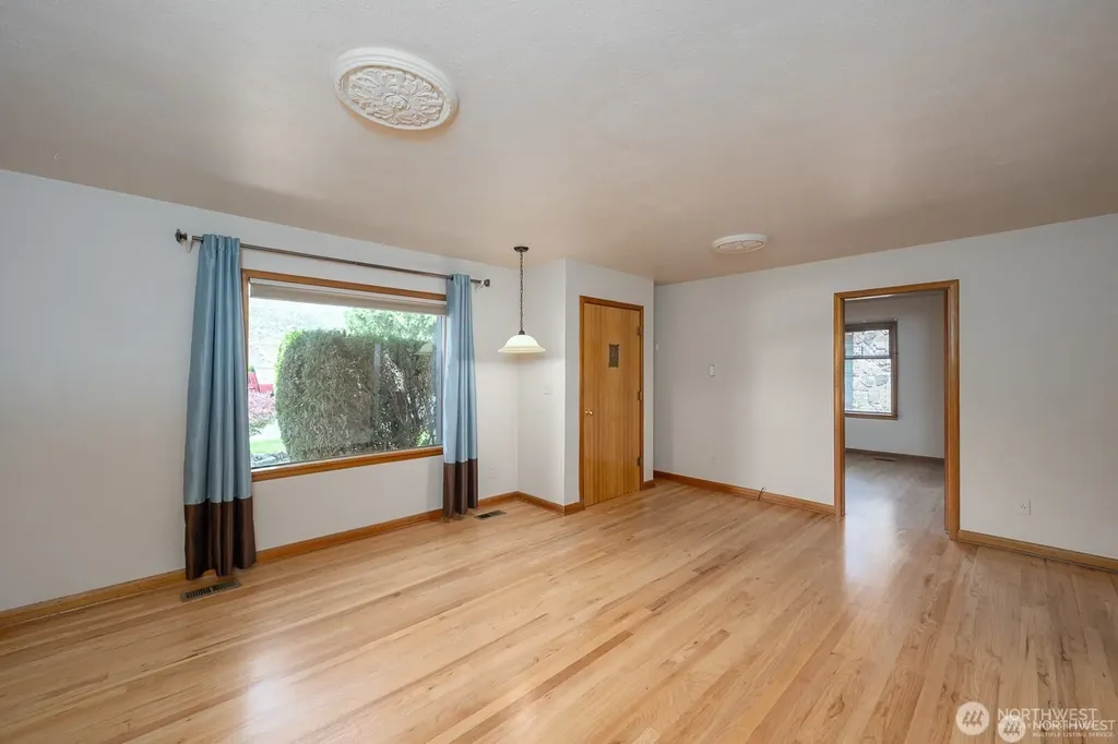 1134 SW C Street Ephrata WA 98823