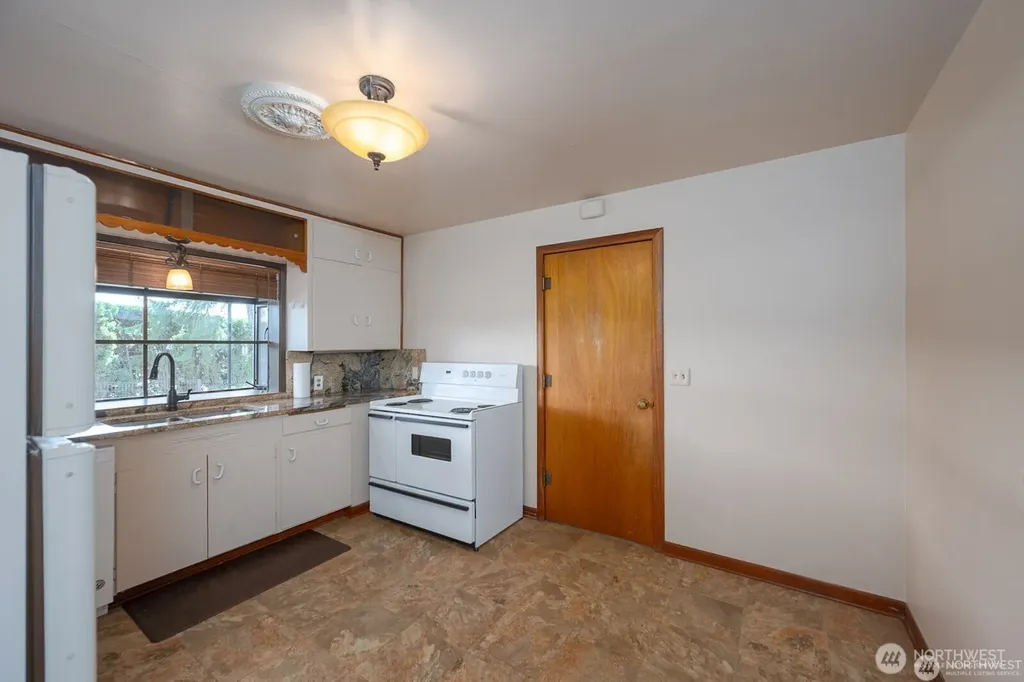 1134 SW C Street Ephrata WA 98823