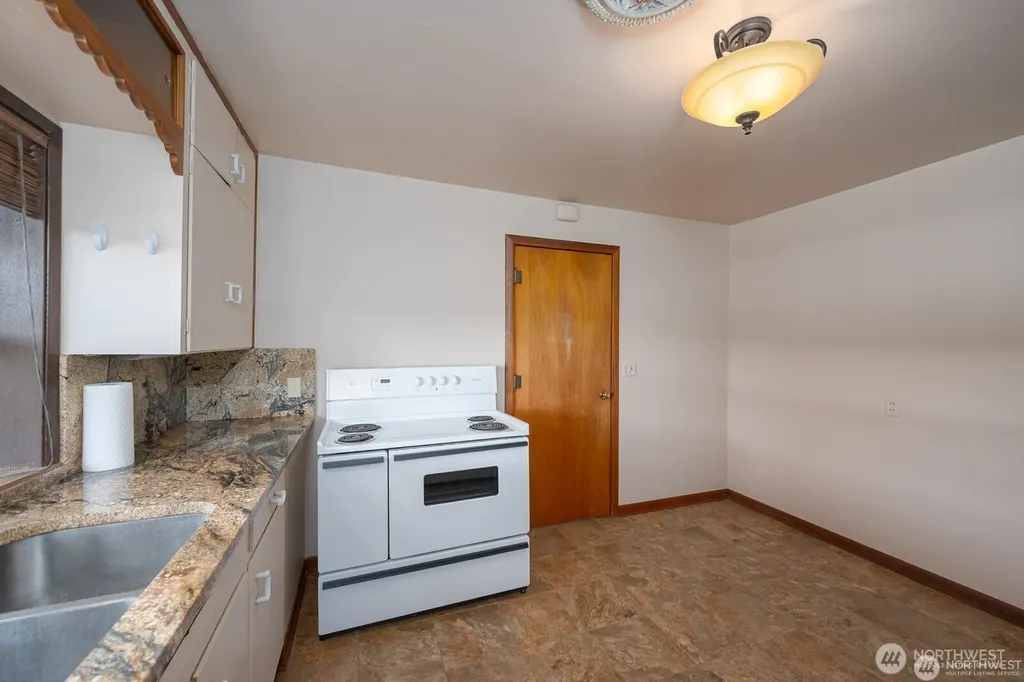 1134 SW C Street Ephrata WA 98823