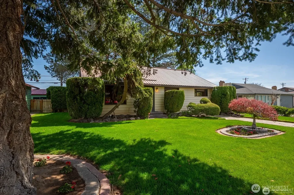 1134 SW C Street Ephrata WA 98823