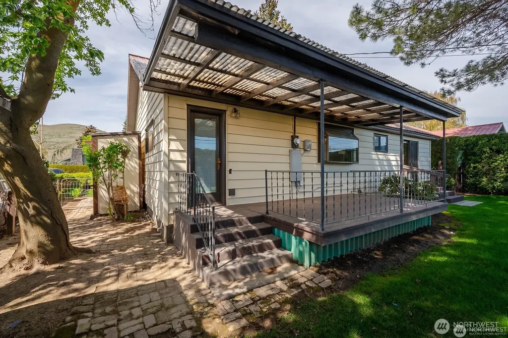 1134 SW C Street Ephrata WA 98823