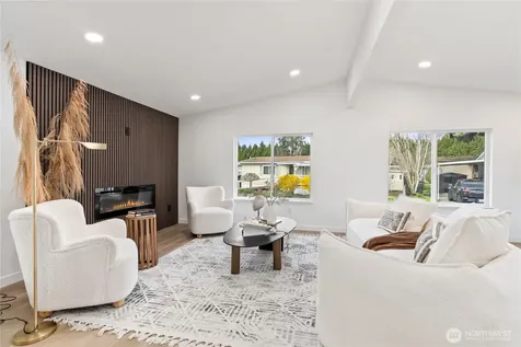 1510 Maple Lane Kent WA 98030