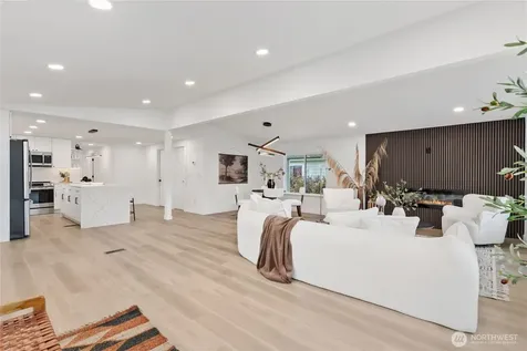 1510 Maple Lane Kent WA 98030