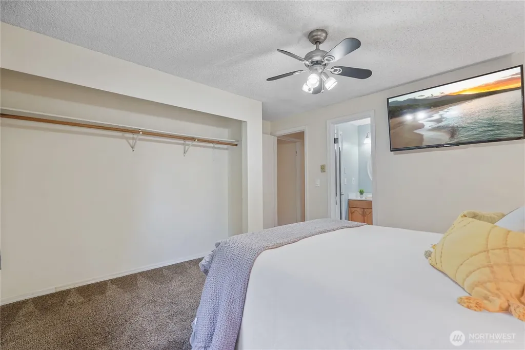 70 E Huckleberry Drive Grapeview WA 98546