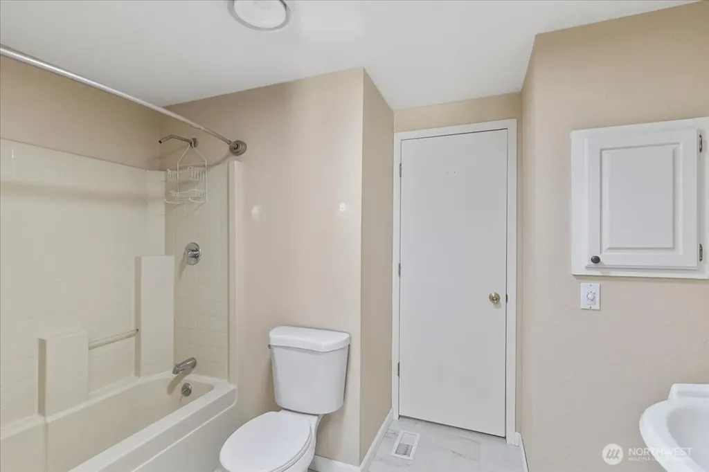 1713 S 69th Avenue Yakima WA 98908